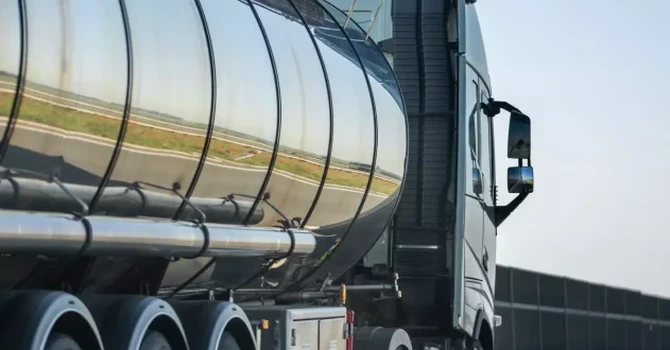 Scandal Internaţional – Criză motorină. Acuzată că vinde motorină pentru Rusia, Coreea de Sud declară că livrările de motorină nu sunt sub sancţiuni (minister)