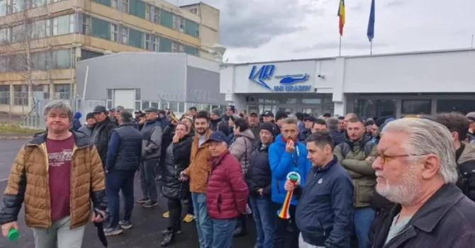 Criză la o mare fabrică românească. Sindicatul IAR Ghimbav protestează împotriva creşterii de peste patru ori a indemnizaţiilor membrilor Consiliului de Administraţie
