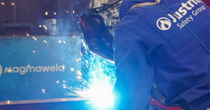 O mare fabrică din România a fost vândută. Justrite își cedează operațiunile de la Galați către un fond italian