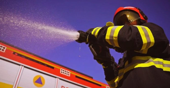 Explozie urmată de incendiu la fabrica de amidon din Medgidia: Elicopterul SMURD, trimis de urgență pentru victime cu arsuri grave
