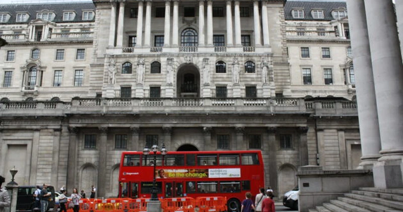 Banca Angliei ar putea decide luna viitoare să reducă dobânda de referință, în contextul evoluțiilor de pe piața forței de muncă