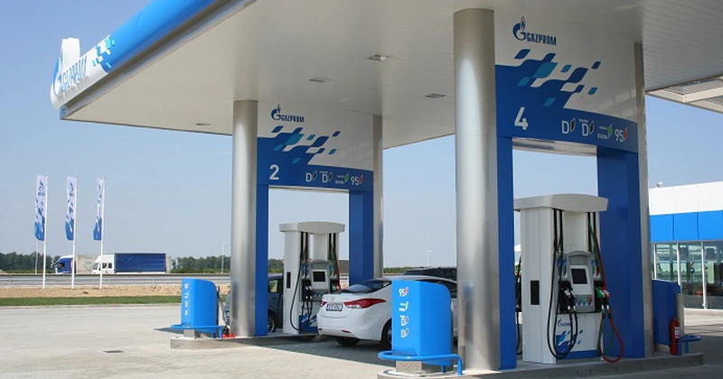 Rusia a început să importe mai multă benzină din Belarus, în contextul bombardării rafinăriilor sale de către ucraineni – surse Reuters