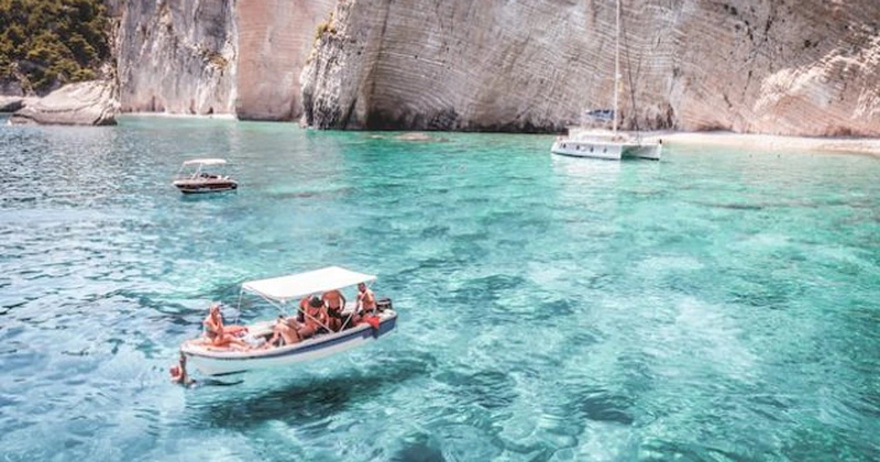 Câștigurile realizate de Grecia din turism au crescut în primele două luni din an cu 24,5%