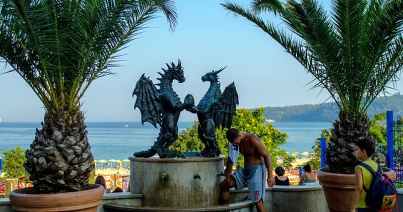 Emmanuel Macron recomandă orașul bulgar Varna printre destinațiile turistice de top