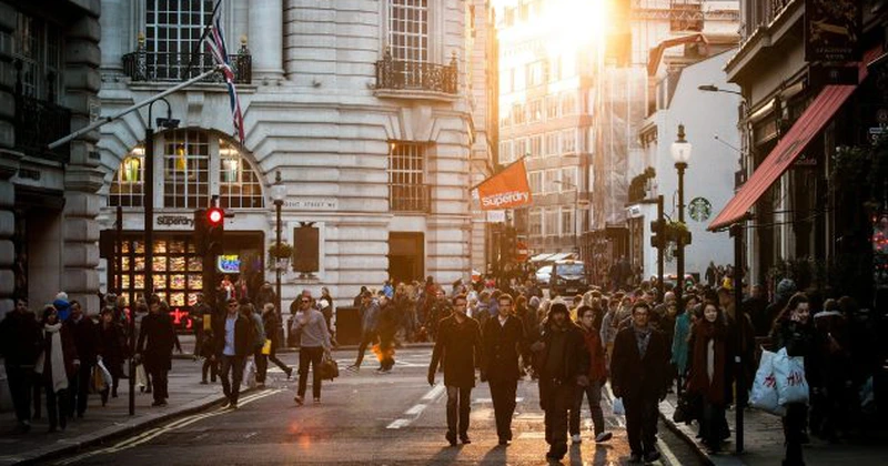 Peste 65% dintre români au avut sentimentul că România a fost, în ultimele 6 luni, în pericol