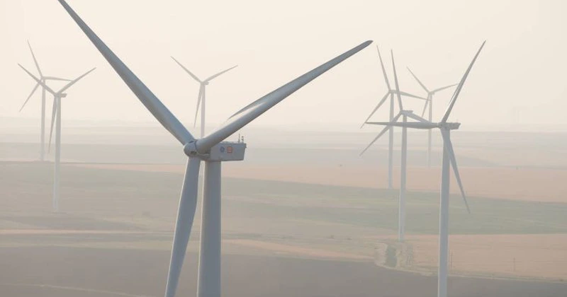 Proprietarii Mega Image și Profi vor cumpăra 10% din consumul de energie electrică din Europa dintr-un parc eolian ce se va construi în Galați. Au încheiat un parteneriat cu HELLENiQ Renewables