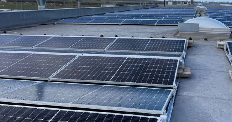 Bani de la Guvern pentru panouri fotovoltaice și baterii în spitale