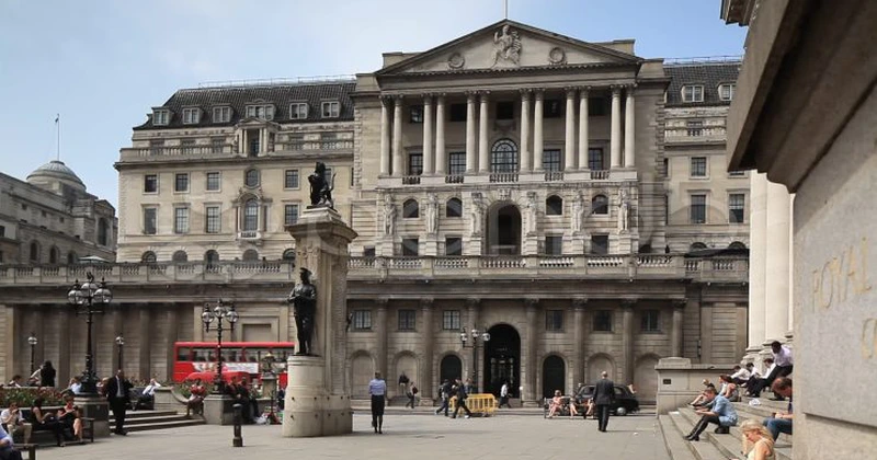 Banca Angliei le cere instituțiilor de credit să aibă pregătite lichidități pentru a face față situațiilor de criză