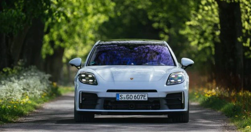 Vânzări în scădere pentru Porsche în prima jumătate a anului, dar creștere pentru vânzările de mașini electrice care au ajuns la 36%