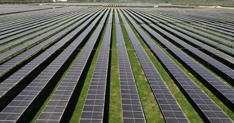 Un nou parc fotovoltaic în România. S-a semnat contractul pentru construcție