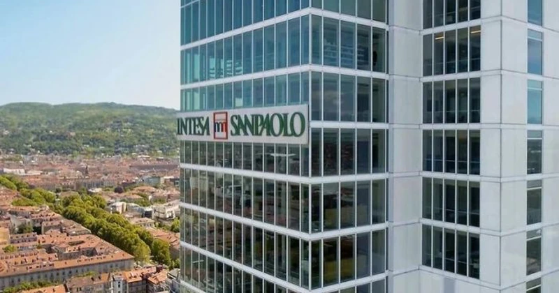 Intesa Sanpaolo raportează pentru trimestrul întâi din 2025 un profit net record de 2,6 miliarde de euro
