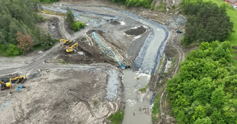 Guvernul va aloca 300 de milioane de lei pentru o intervenție de urgență la Salina Praid, inundată de râul Corund
