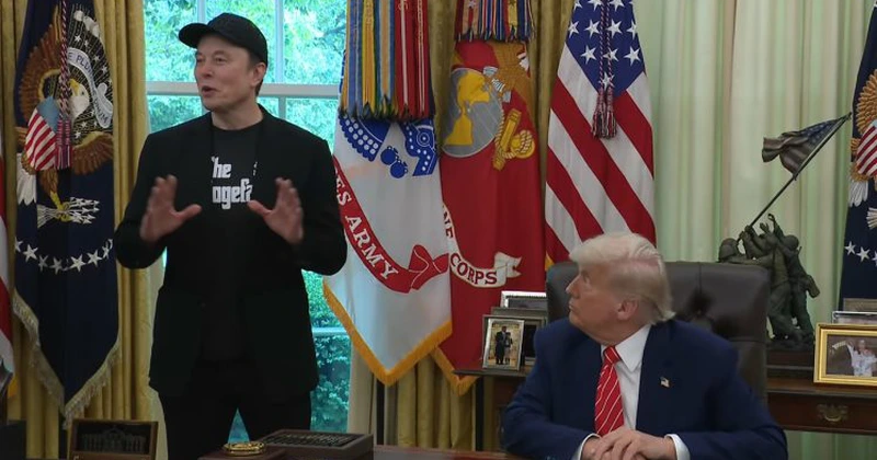 Trump spune că fabricanții auto americani, inclusiv Tesla a prietenului Musk, vor trebui să construiască în totalitate mașinile în SUA