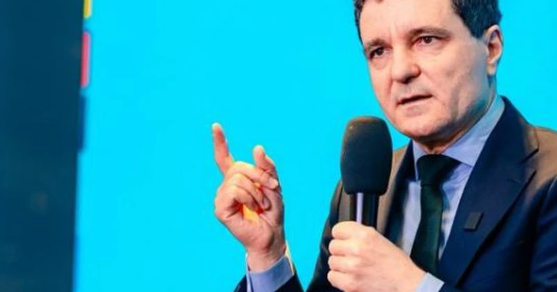 Nicușor Dan: Istoria Bucureștiului o „lungă luptă între infrastructură şi panseluţe”