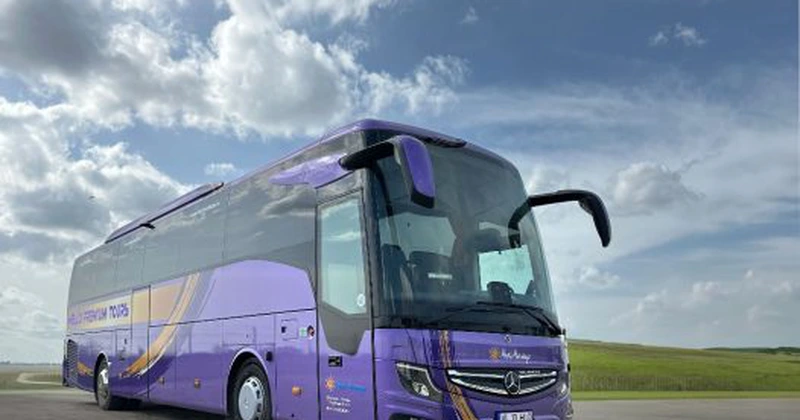 Agenția de turism Hello Holidays a investit peste 2 milioane de euro în cumpărarea a două autocare de patru stele și inaugurarea unui sediu nou