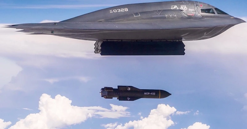 Ce se va întâmpla în Iran? Bombardiere B-2 au decolat de la o bază din SUA