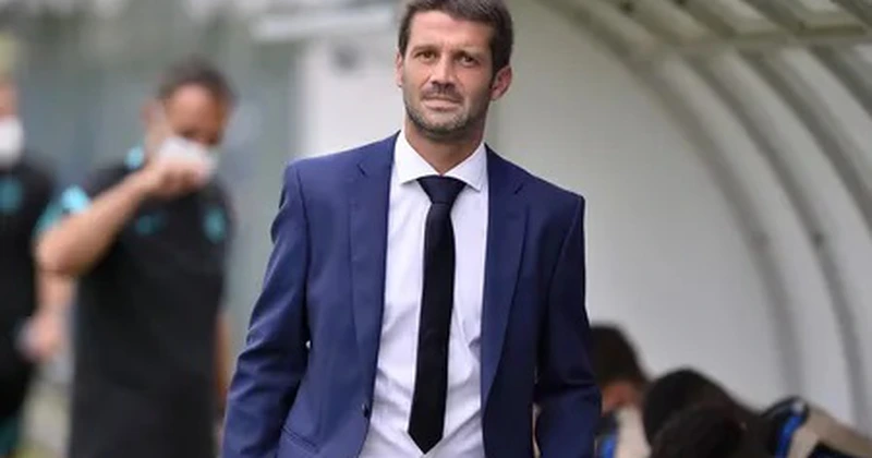 Update: Chivu este noul antrenor al echipei Inter Milano. Cristian Chivu și-a reziliat contractul cu echipa de fotbal Parma și urmează să preia postul de antrenor la Inter Milano
