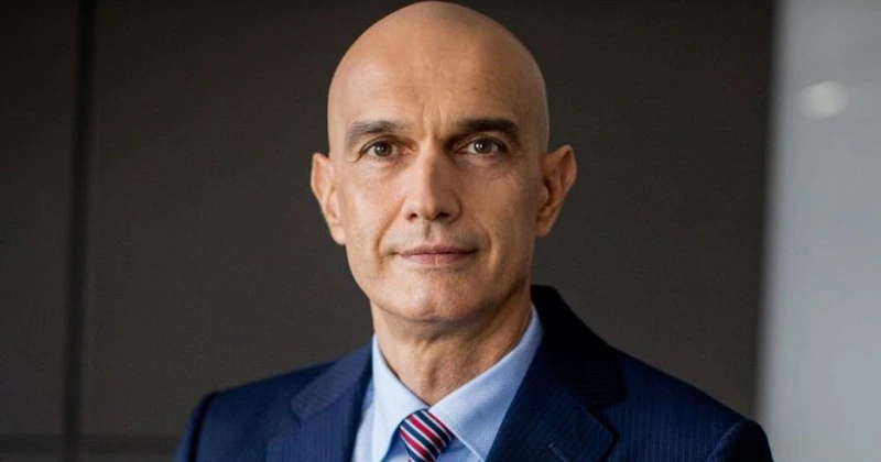 Vladimir Kalinov își încheie mandatul de vicepreședinte Retail în cadrul Raiffeisen Bank România