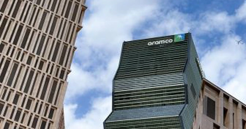 Gigantul Aramco este în căutare de lichidități și vrea să vândă mai multe centrale electrice pe gaz, fiind presat de Guvernul saudit să-și crească plățile către stat – surse Reuters