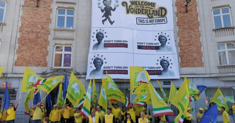 Confederația Națională a Cultivatorilor Direcți (Coldiretti) protestează la Bruxelles: „Von der Leyen, nu opri Europa”