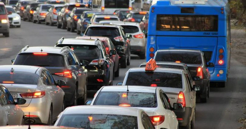 PMB pregătește, din nou, taxarea și eliminarea mașinilor poluante. Planul de Acțiune pentru un Oraș Verde prevede crearea de zone cu emisii reduse
