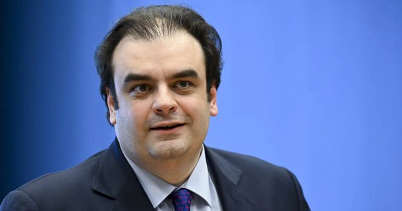 Ministrul de Finanțe Kyriakos Pierrakakis susține că datoria publică a Greciei va scădea sub 120% din PIB până în 2030