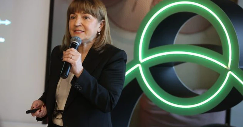 La ce valori ajung cele mai mari investiții personale și cele mai mari încasări ale clienților business ai Salt Bank. Cât cheltuie românii pe gaming, în cafenele sau pe biletele de avion?  