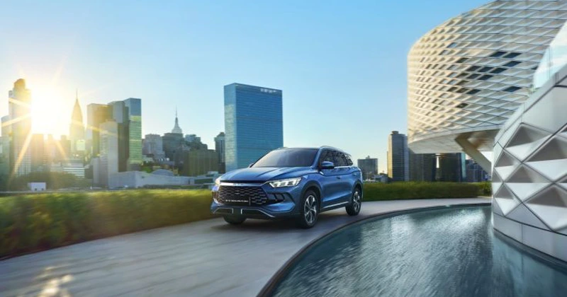 Vânzările de vehicule propulsate cu forme noi de energie de pe piața chineză au depășit pentru prima dată în iulie 60% din totalul livrărilor de mașini noi