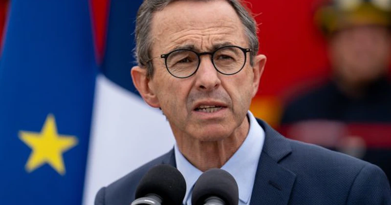 Fostul ministru francez de Interne Bruno Retailleau și-a anunțat candidatura la alegerile prezidențiale. El promite un referendum privind migrația