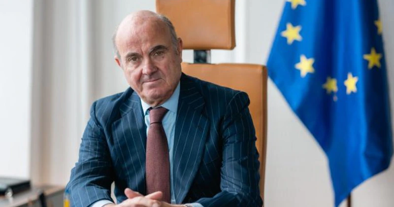 Luis de Guindos, vicepreședinte BCE: Actualul şoc al aprovizionării cu energie riscă să majoreze şi mai mult inflaţia şi să reducă creşterea economic
