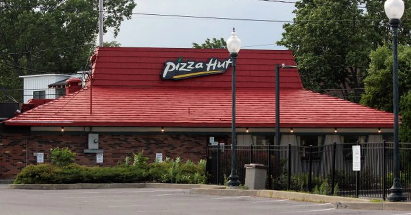 Gigantul Yum Brands vinde lanțul de restaurante Pizza Hut pentru 2,7 miliarde de dolari