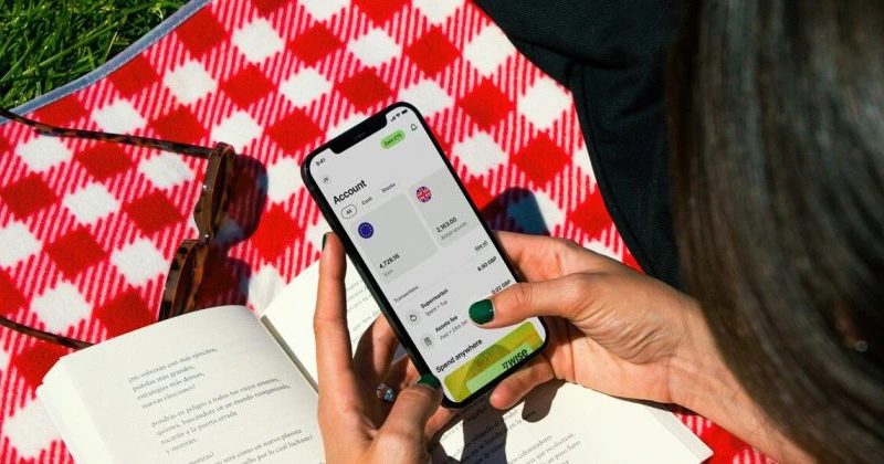 Anchetă la un gigant fintech. Suspiciuni de spălare de bani prin transferuri bancare prin Wise