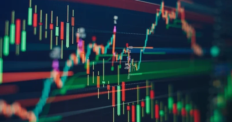 Între 70% și 90% dintre conturile de retail pierd bani din tranzacționarea CFD-urilor. Experții avertizează asupra recomandărilor promovate de influencerii financiari