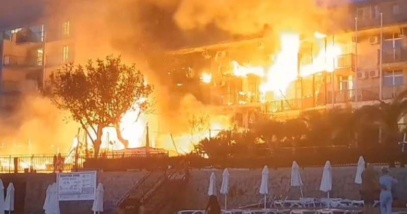 VIDEO – Incendiu uriaș în Bulgaria, în una dintre cele mai populare staţiuni. Zeci de turiști au fost evacuați din hoteluri în Sozopol