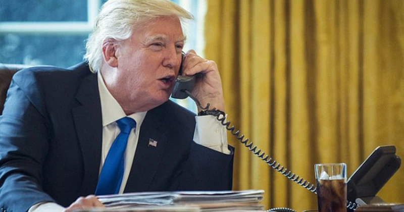 Trump ar urma să vorbească luni la telefon cu Putin şi Zelenski – presă