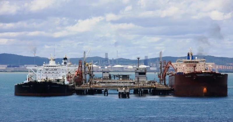 Tancurile petroliere stau la coadă pentru a încărca ţiţei în porturile din Venezuela