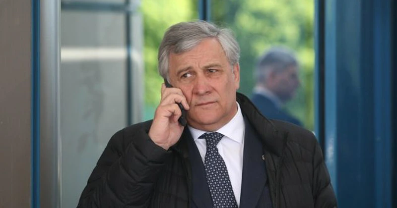 Viceprim-ministrul italian Antonio Tajani dă de înțeles că băncile și firmele energetice ar trebui să-și plătească anticipat impozitele pentru a sprijini astfel finanțele statului