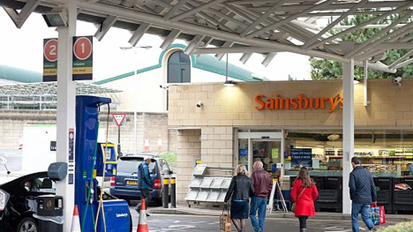 Sainsbury şi Asda negociază fuziunea în Marea Britanie. Ar deveni liderului pieţei, evaluat la 15 miliarde de lire sterline