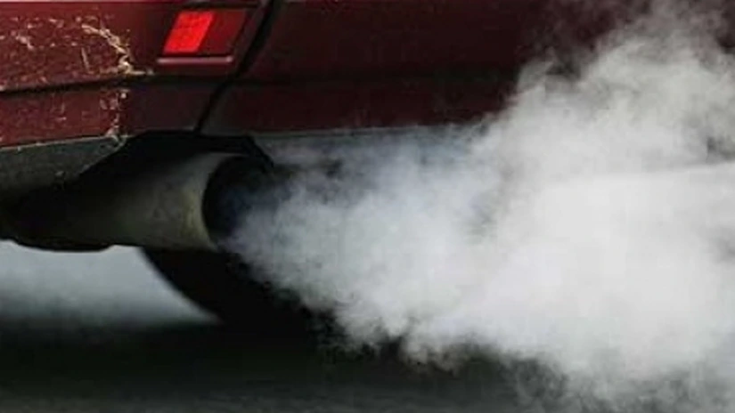 UE a ajuns la un acord pentru reducerea emisiilor de CO2 la autoturisme la sfârşitul anului 2020