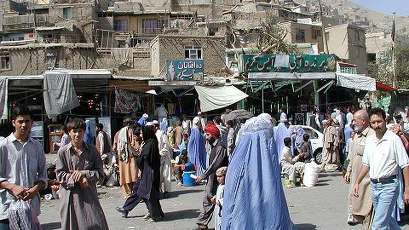 Talibanii interzic folosirea valutelor străine în Afganistan