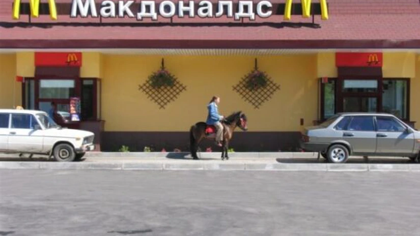 Guvernul rus ordonă: Deschideţi McDonald’s la Vladivostok!