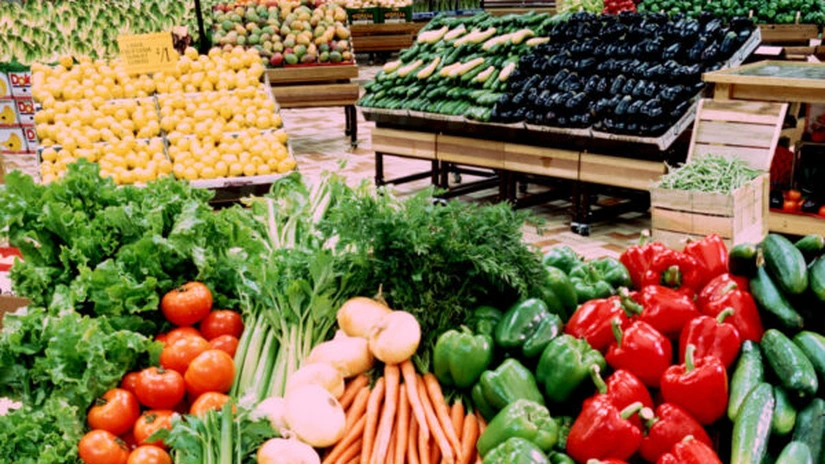 Consiliul Concurenţei: România importă legume şi fructe mai scumpe, întrucât fermierii autohtoni nu deţin echipamentele necesare