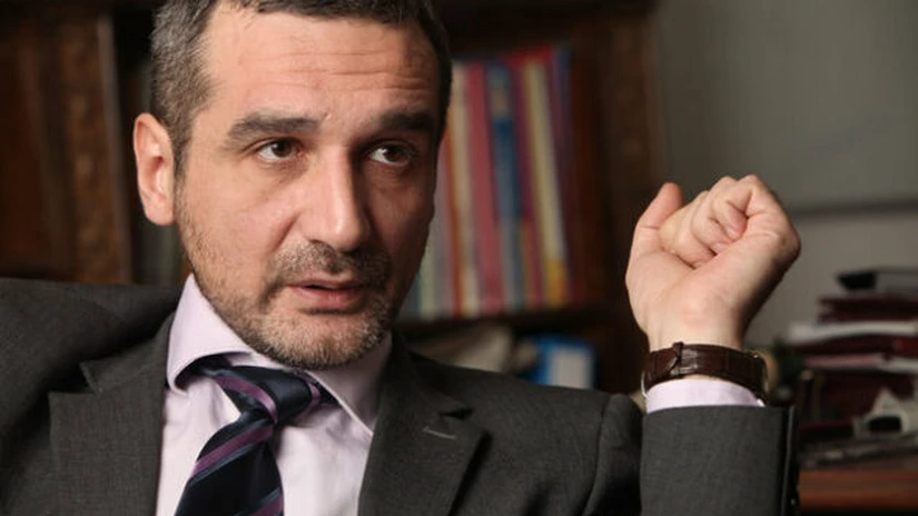 Traian Băsescu l-a eliberat din funcţie pe Sebastian Lăzăroiu