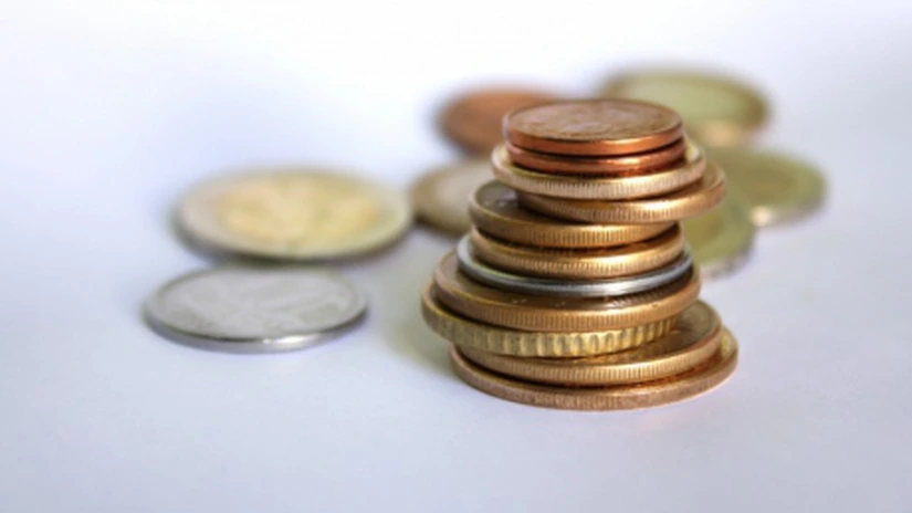 Curs valutar: Euro se stabilizează la 4,34 lei
