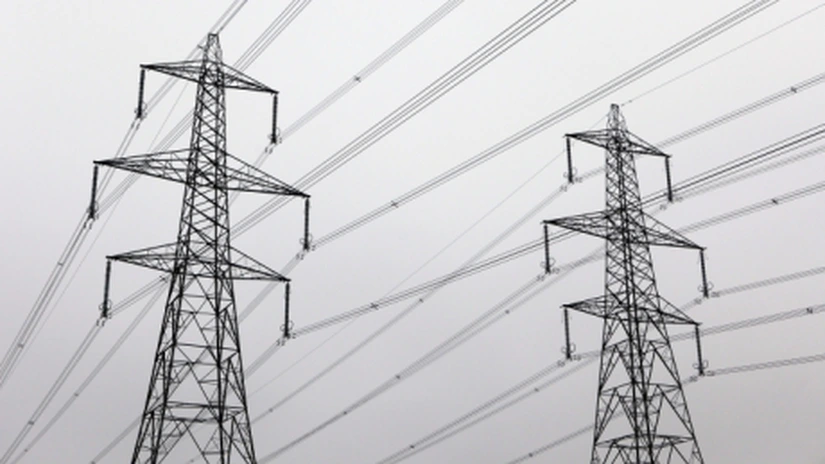 Distribuitorii de energie ar putea fi amendaţi de ANRE dacă nu reduc pierderile din reţele