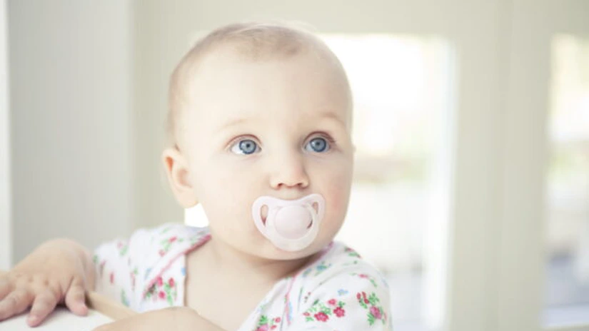 Guvernul amână cupoanele sociale pentru preşcolari din familii sărace şi 500 euro pentru nou-născuţi