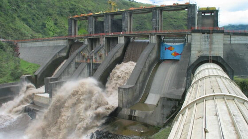 Hidroelectrica iese din forţa majoră de 1 decembrie. Factura la curent nu va scădea