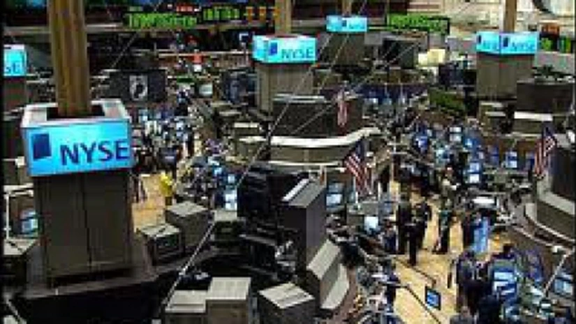 Wall Street a deschis în scădere