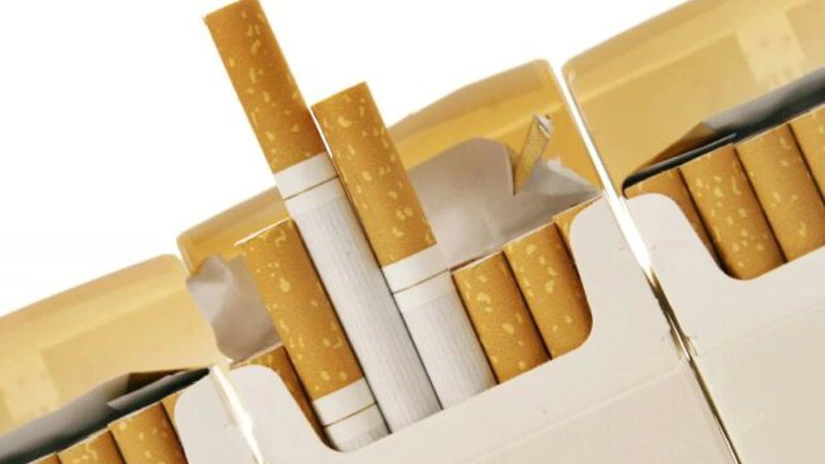 Anglia interzice expunerea pachetelor de ţigări în supermarketuri