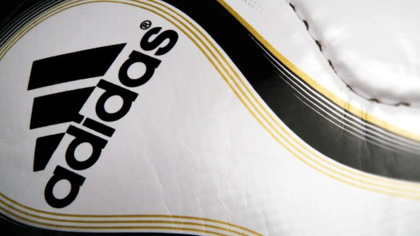 Euro-2012 ridică cifra de afaceri obţinută de Adidas din fotbal